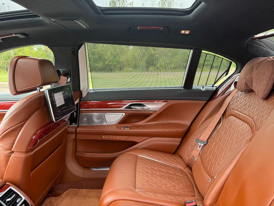 2021 BMW ALPINA B7