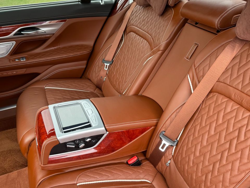2021 BMW ALPINA B7