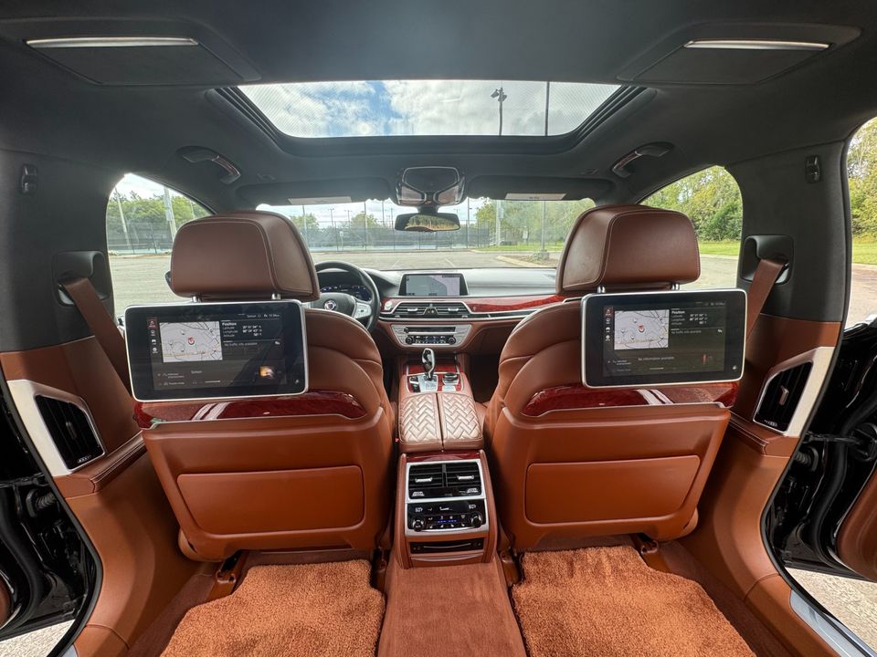 2021 BMW ALPINA B7