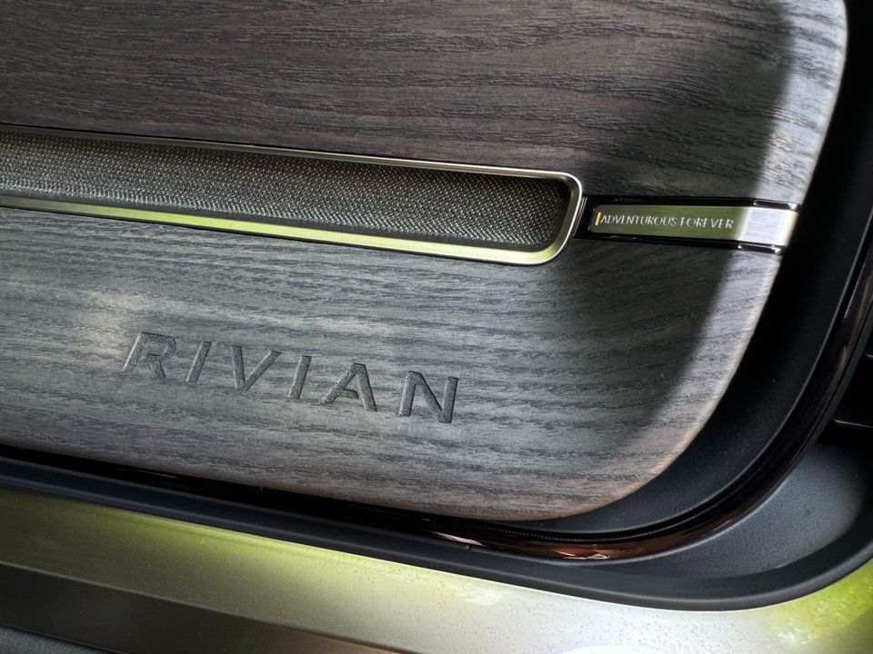 2023 Rivian R1T