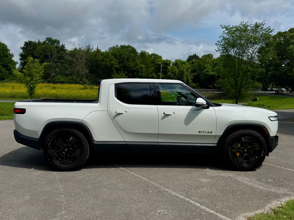 2023 Rivian R1T