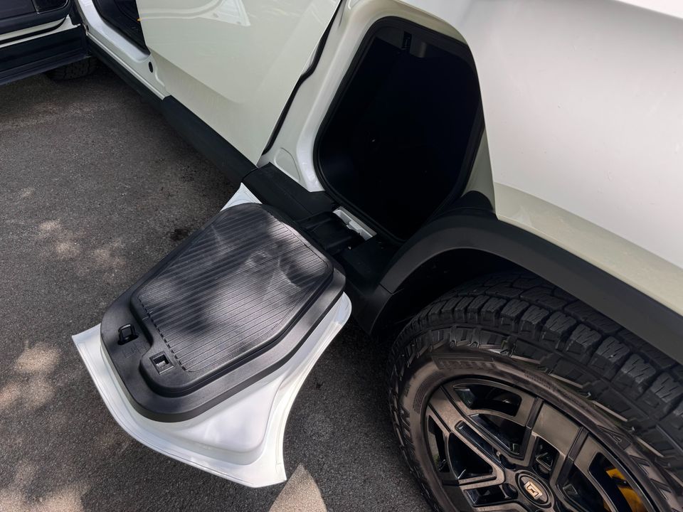 2023 Rivian R1T