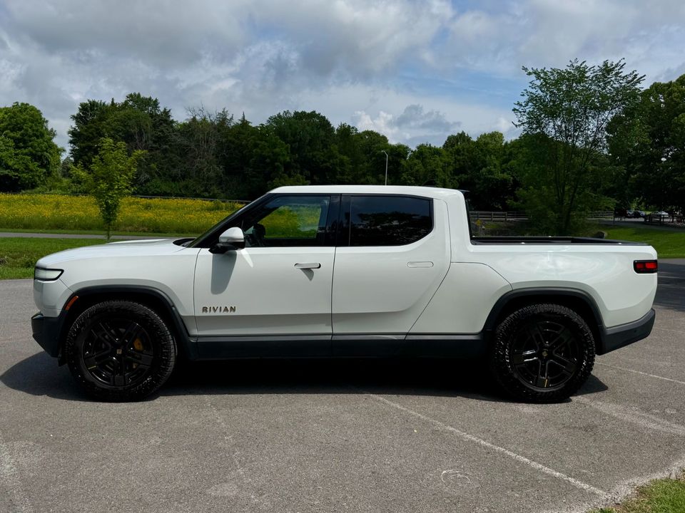 2023 Rivian R1T