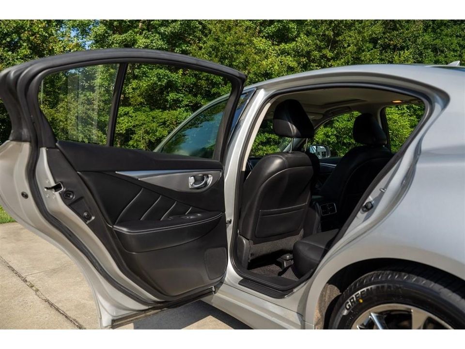 2015 Infiniti Q50