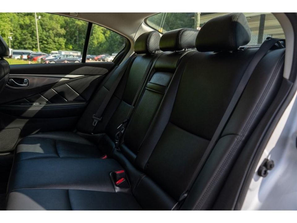 2015 Infiniti Q50