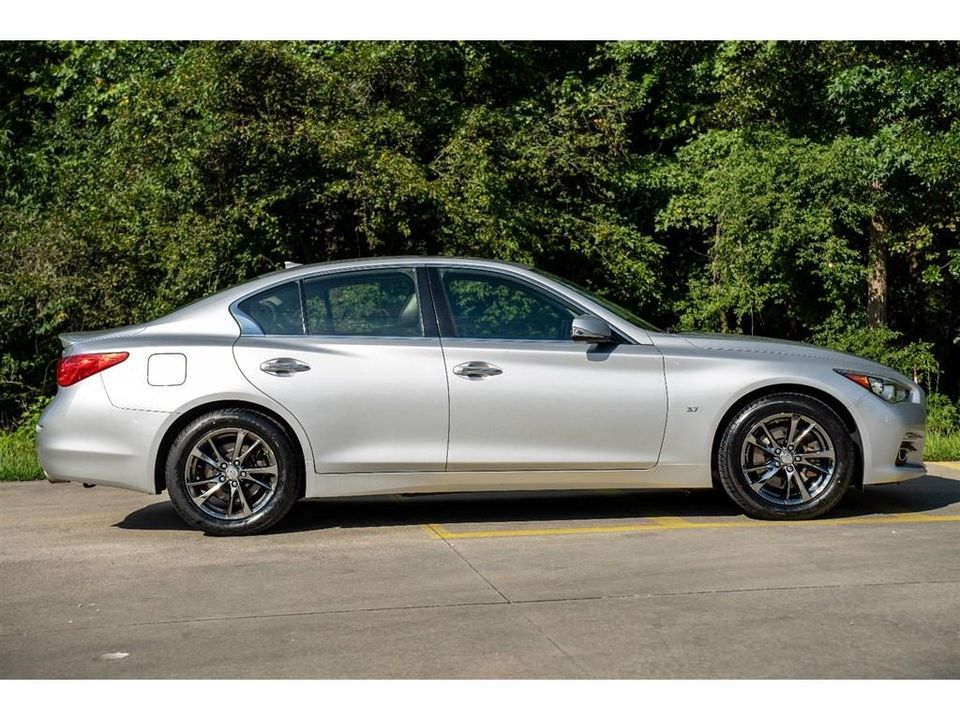 2015 Infiniti Q50