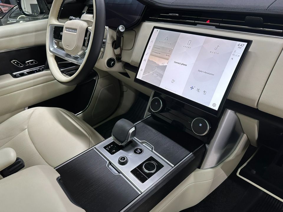 2023 Land Rover Range Rover SE SWB
