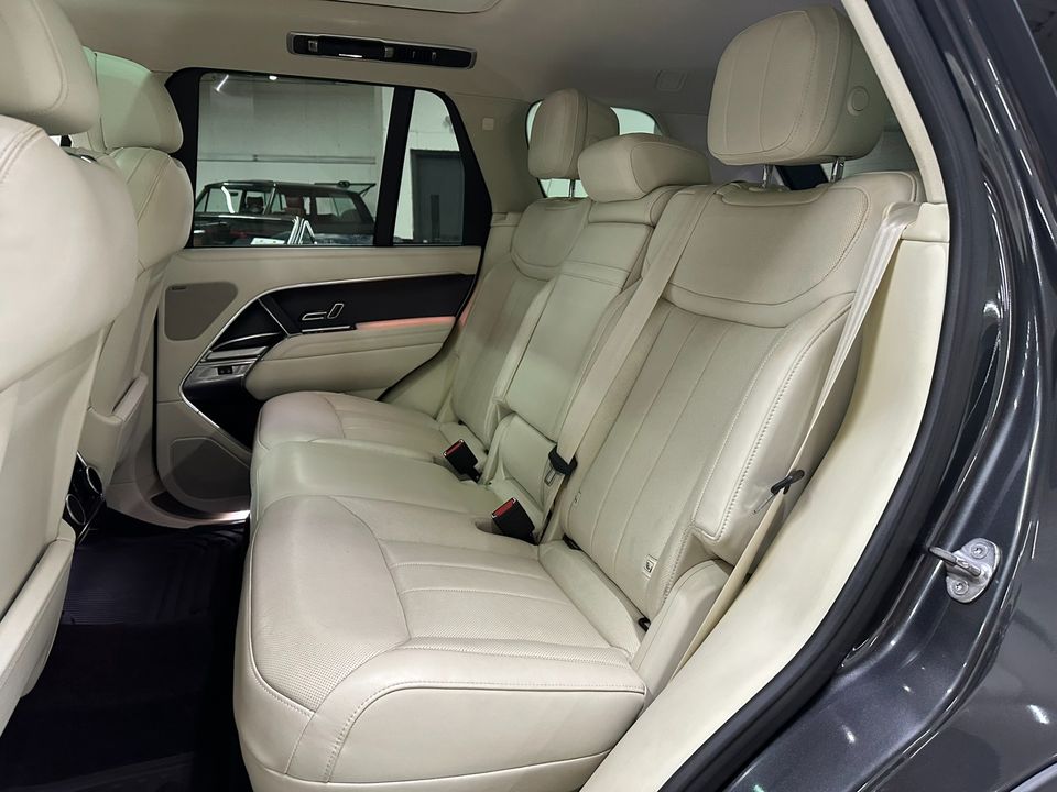 2023 Land Rover Range Rover SE SWB