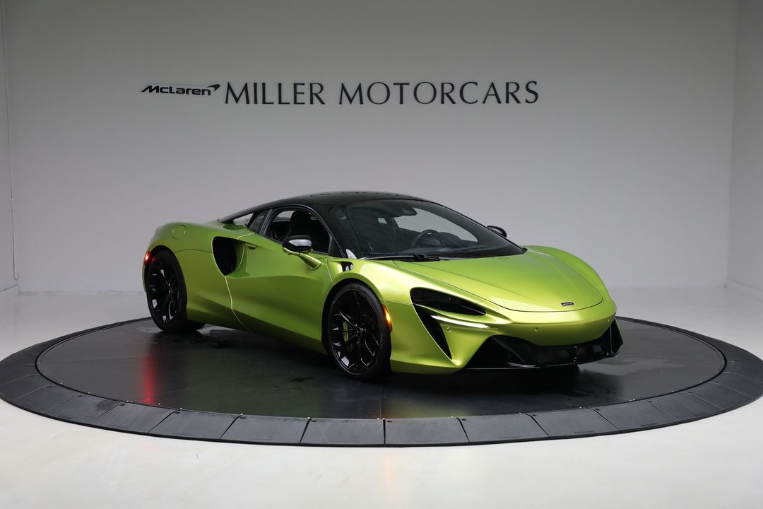 2024 McLaren Artura