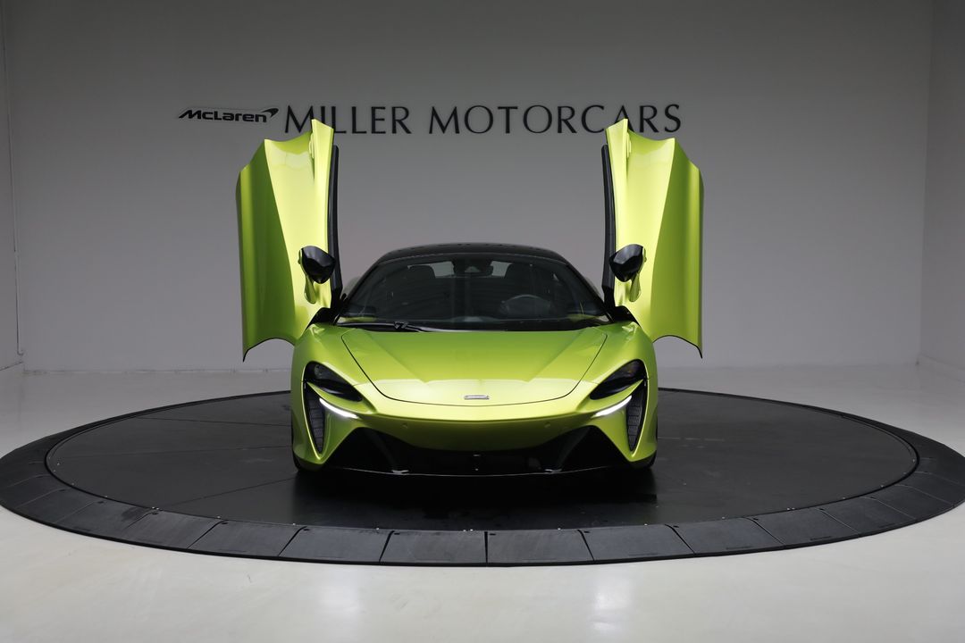 2024 McLaren Artura