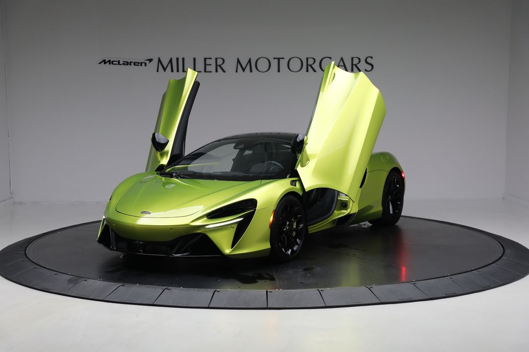 2024 McLaren Artura