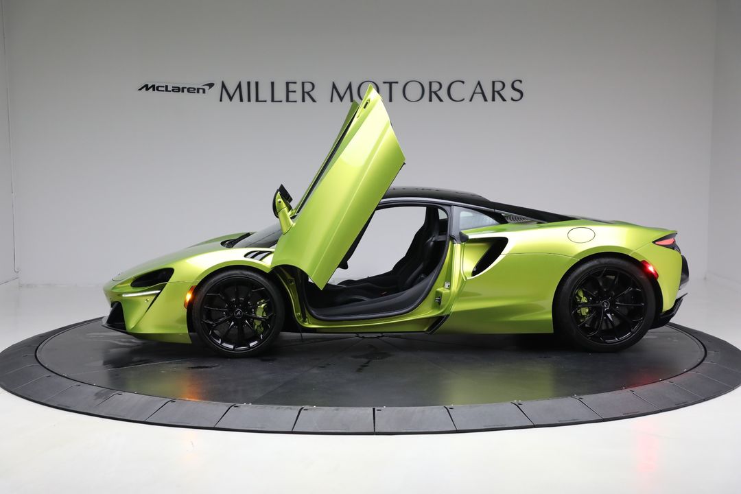 2024 McLaren Artura