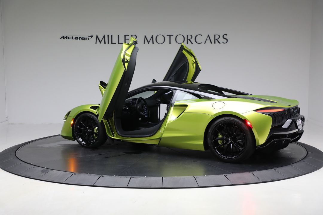 2024 McLaren Artura