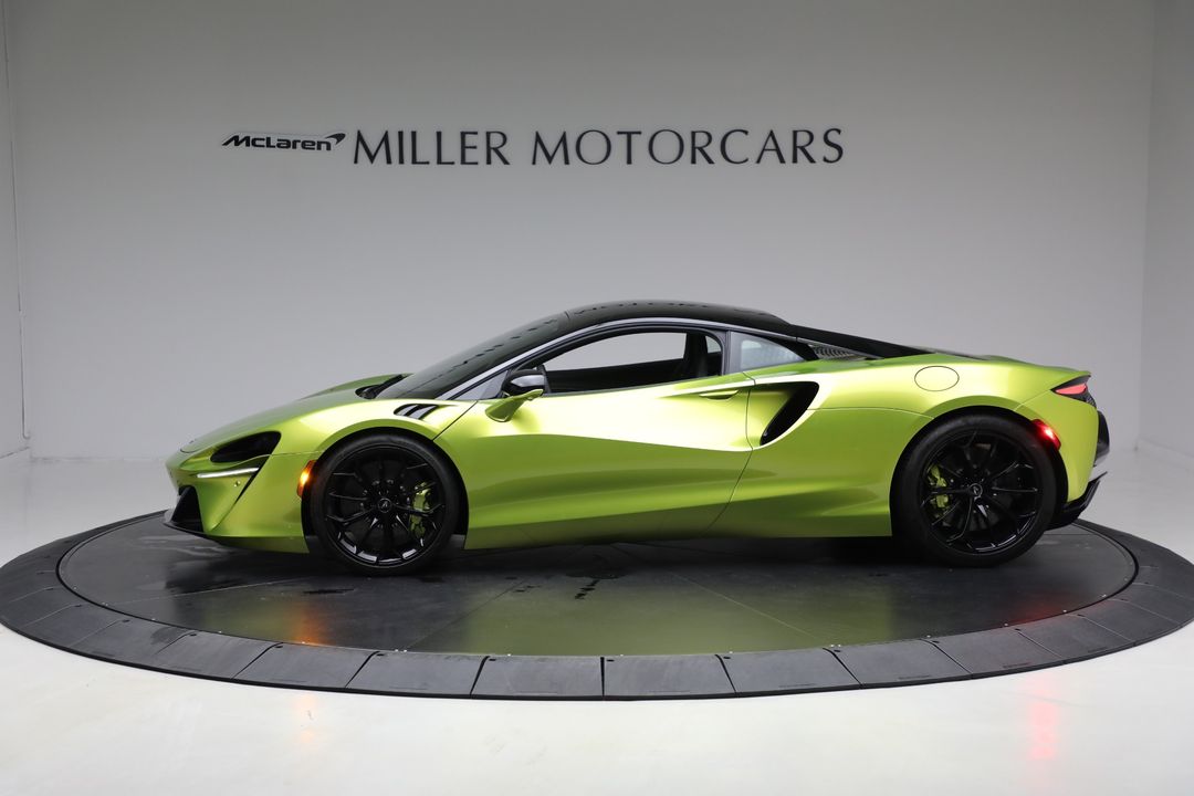 2024 McLaren Artura