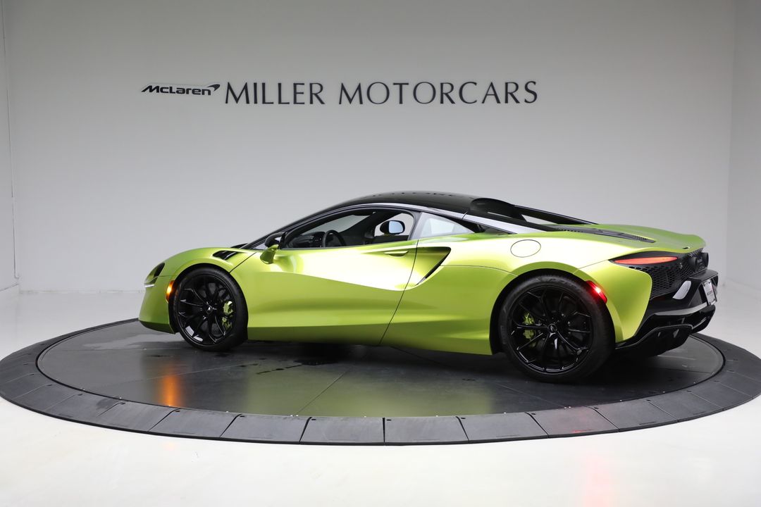 2024 McLaren Artura