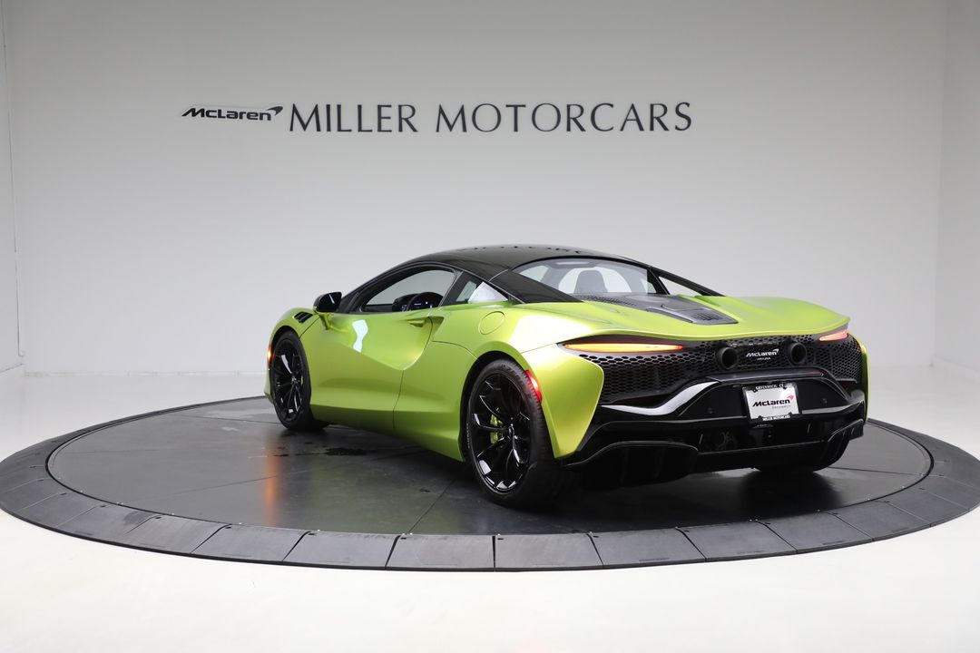2024 McLaren Artura