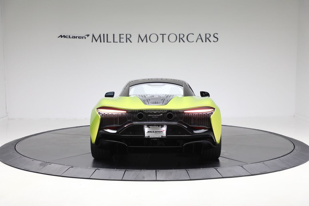 2024 McLaren Artura
