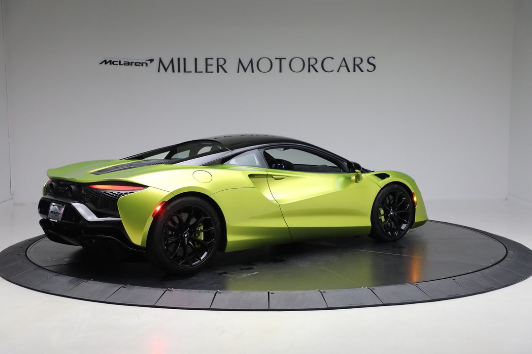 2024 McLaren Artura