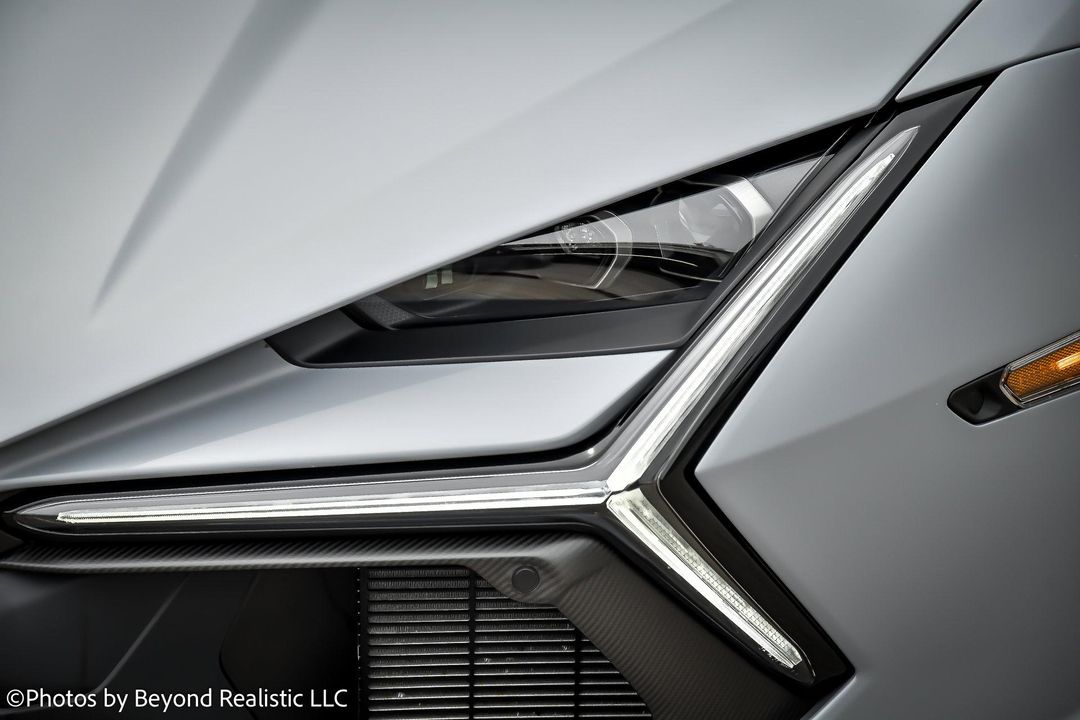 2024 Lamborghini Revuelto