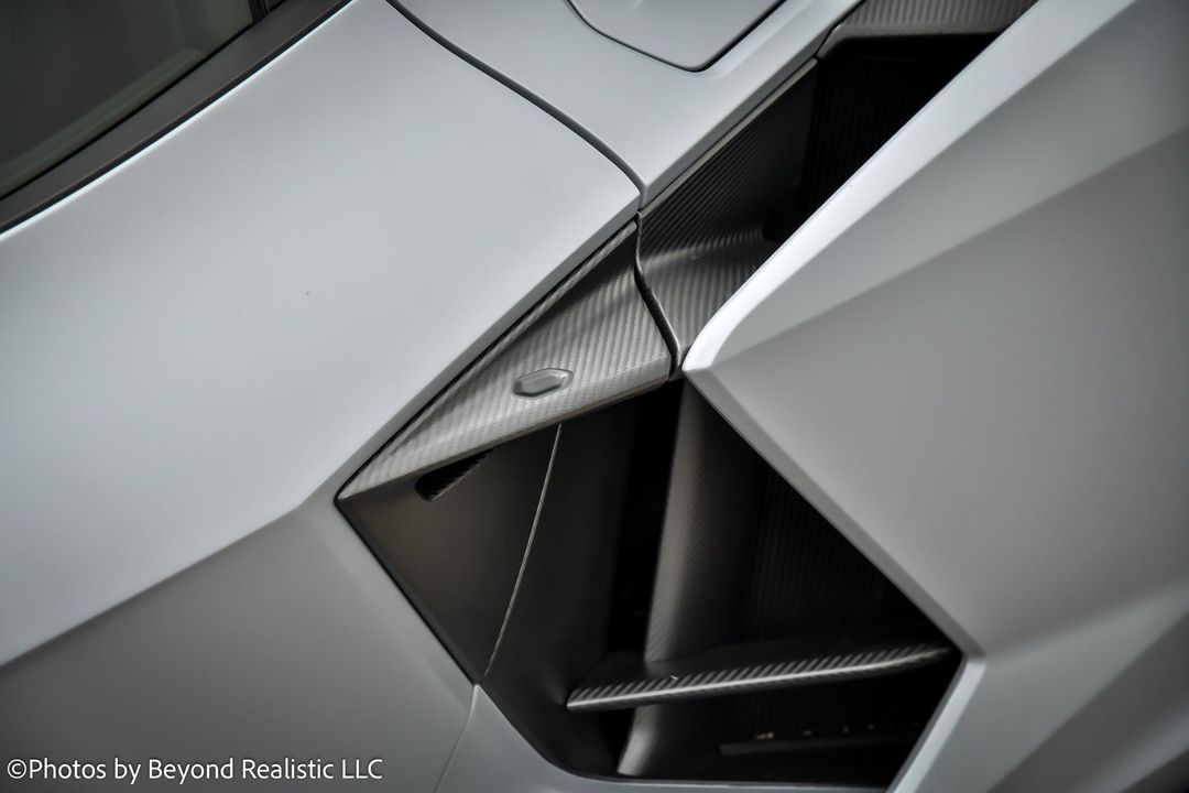 2024 Lamborghini Revuelto