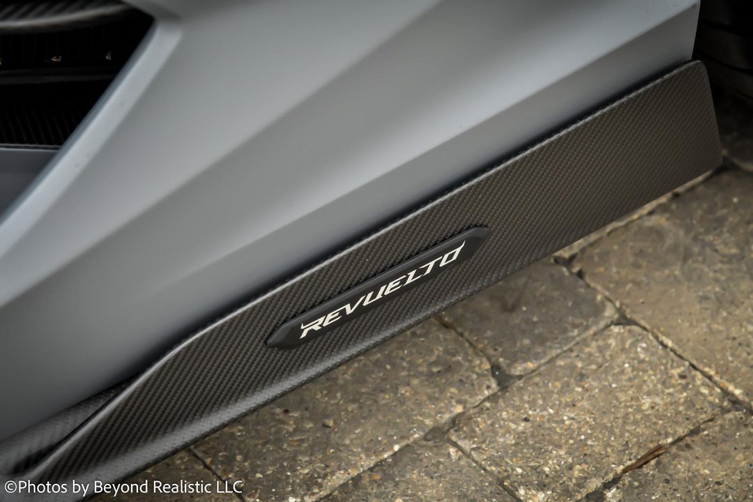 2024 Lamborghini Revuelto