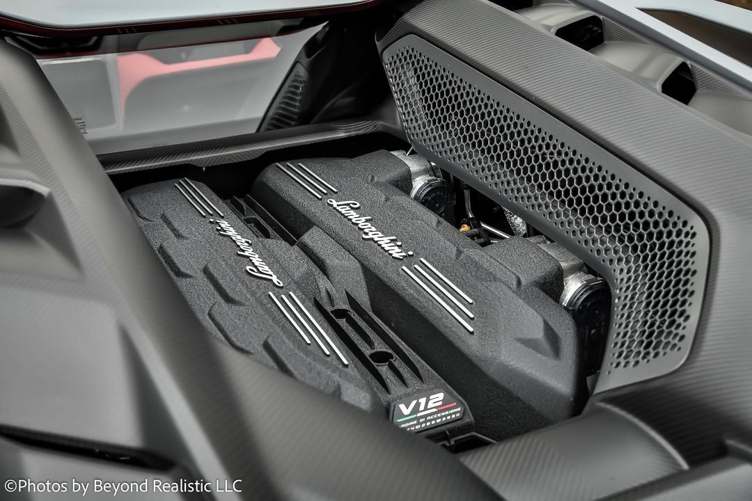2024 Lamborghini Revuelto