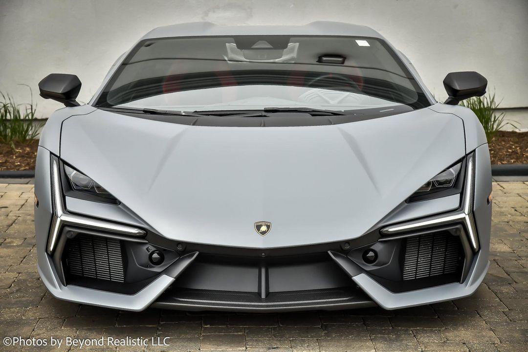2024 Lamborghini Revuelto