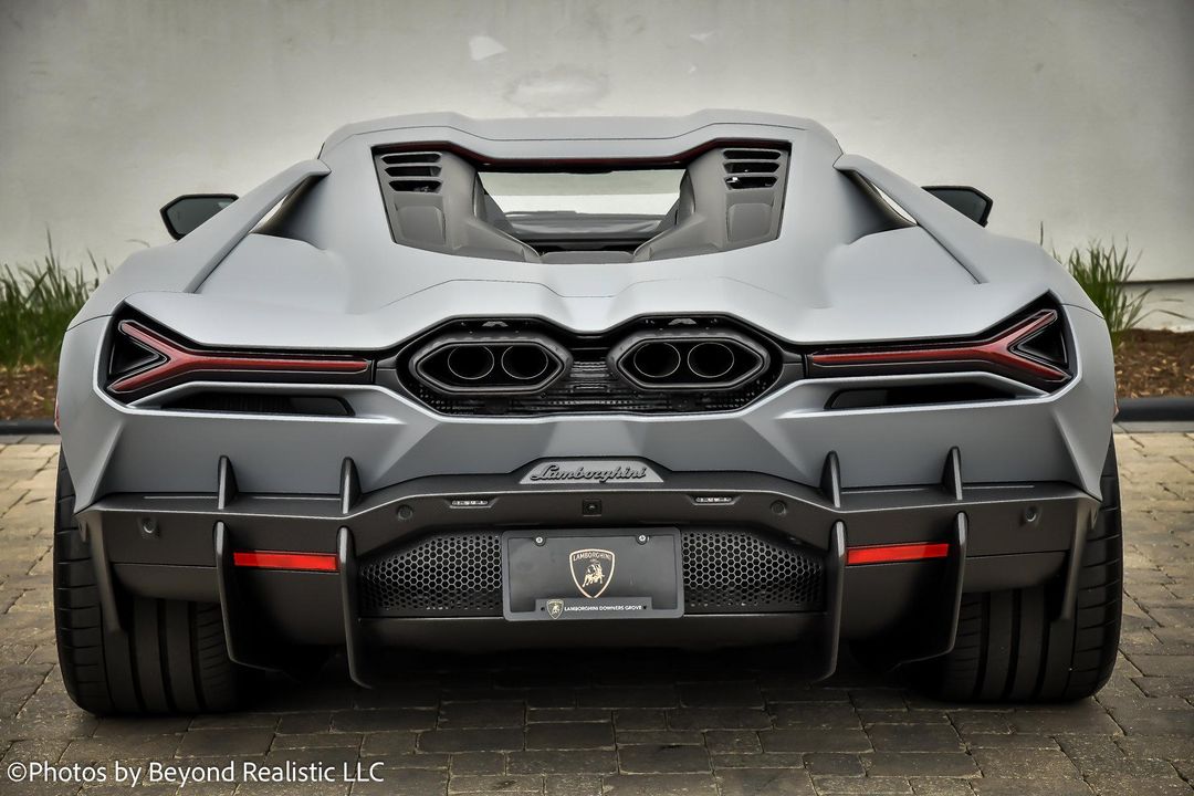 2024 Lamborghini Revuelto