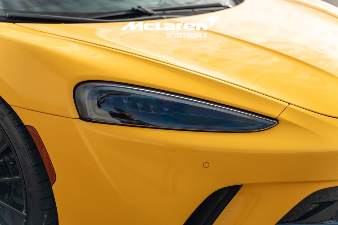 2023 MCLAREN GT