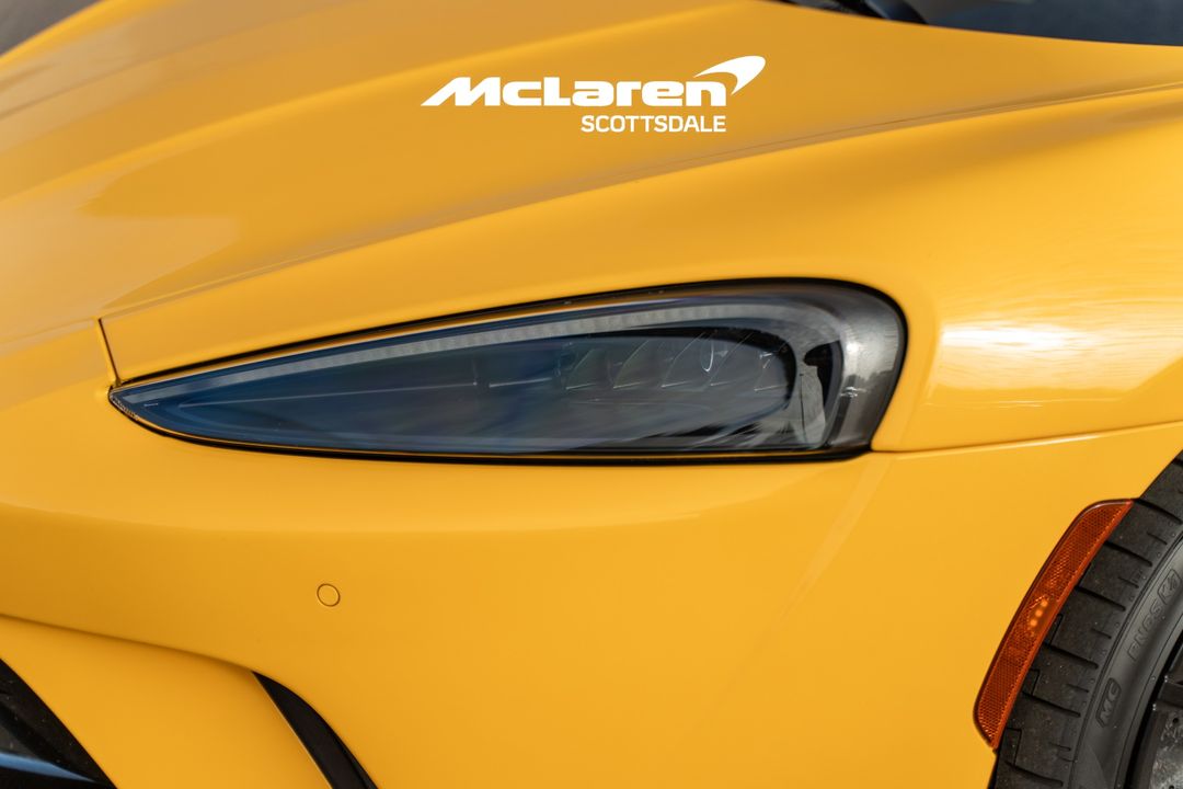 2023 MCLAREN GT