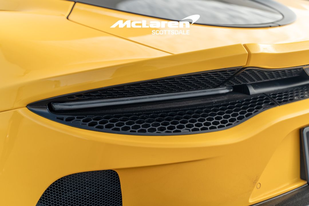 2023 MCLAREN GT