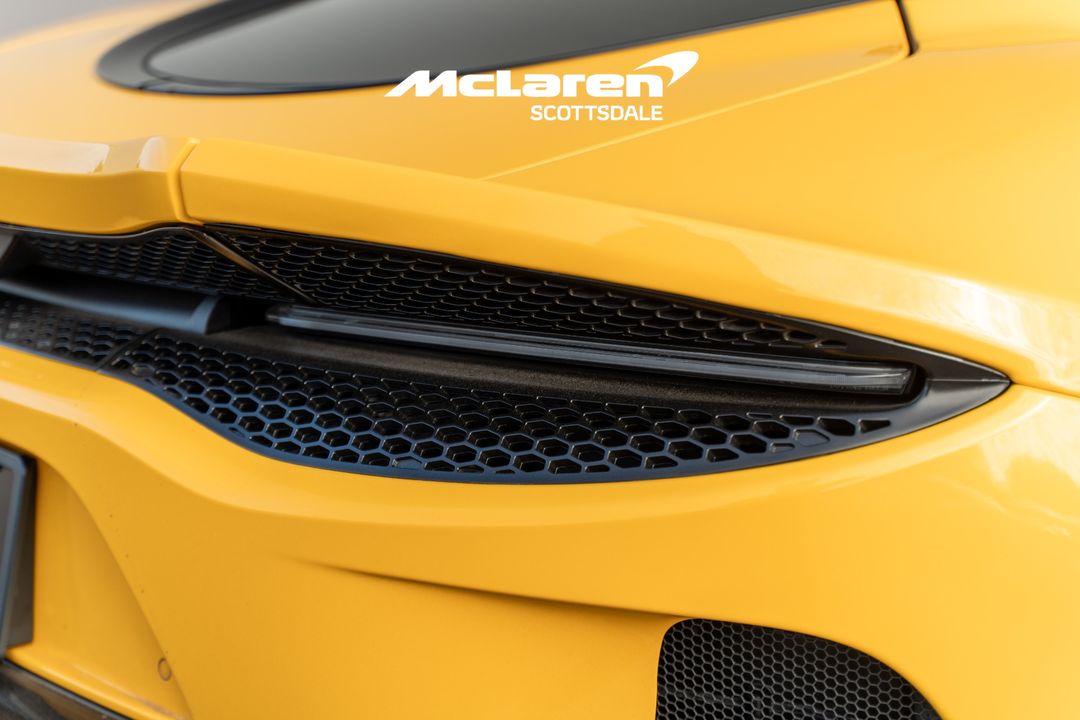 2023 MCLAREN GT