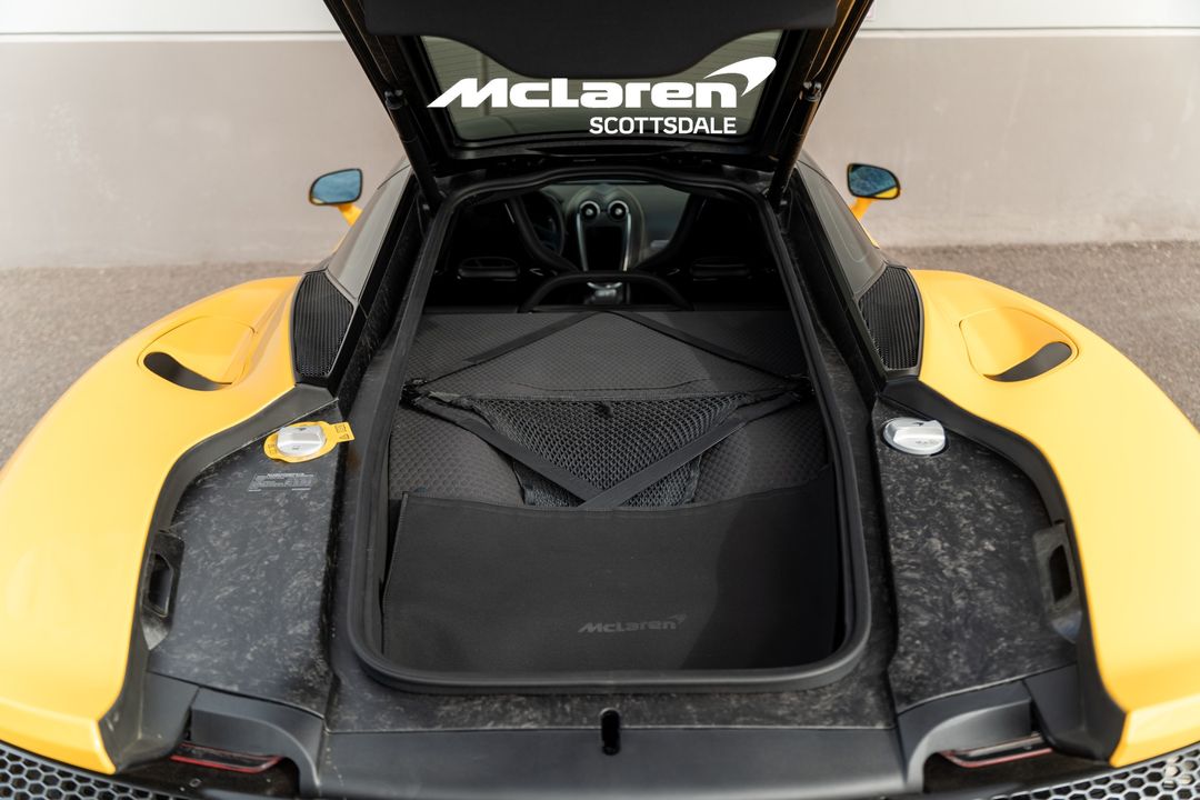 2023 MCLAREN GT