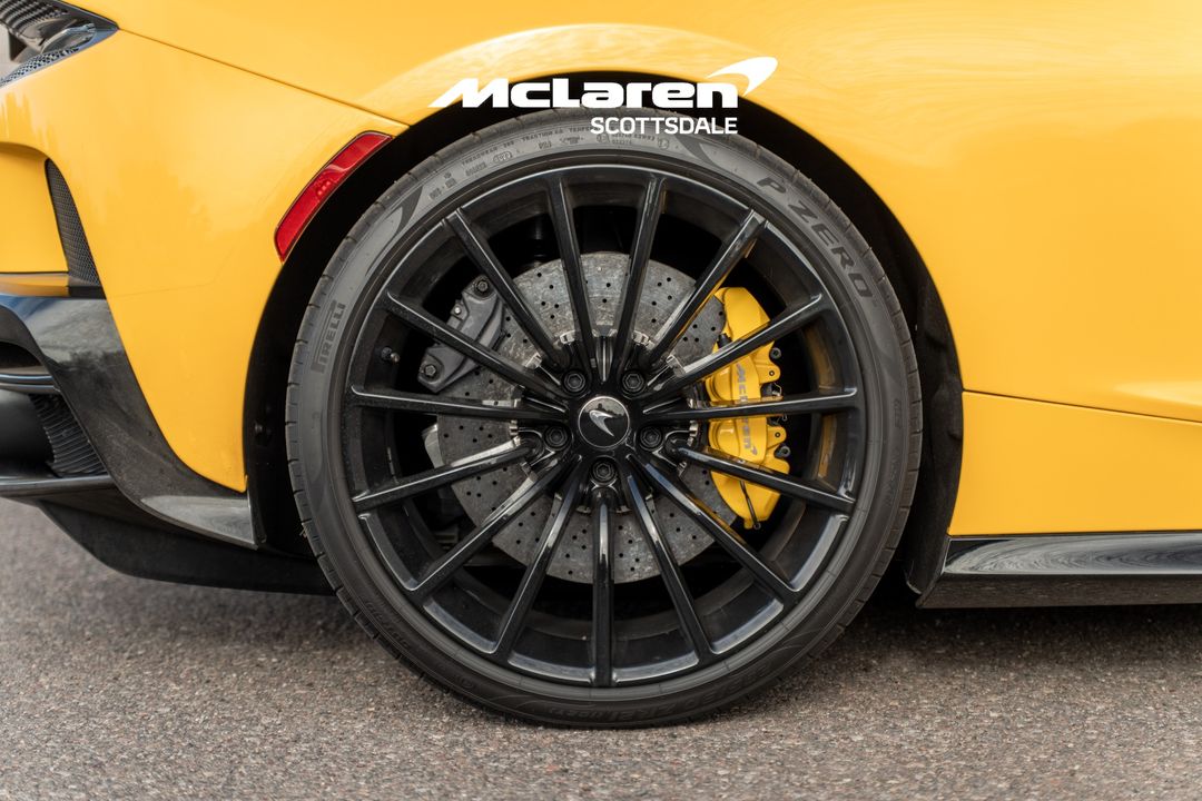 2023 MCLAREN GT