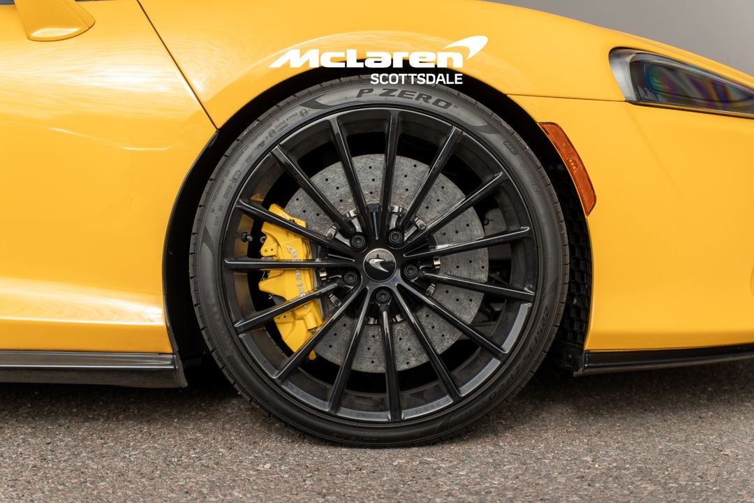 2023 MCLAREN GT