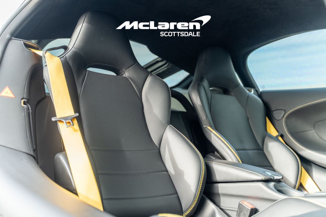 2023 MCLAREN GT