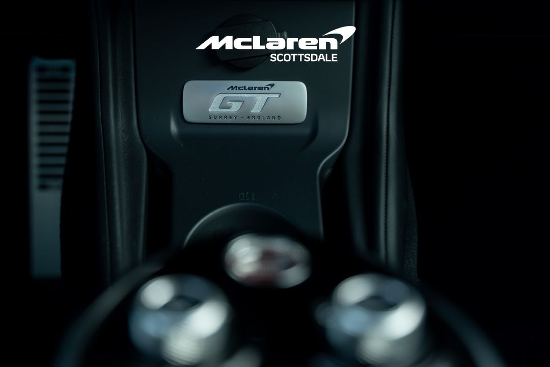 2023 MCLAREN GT