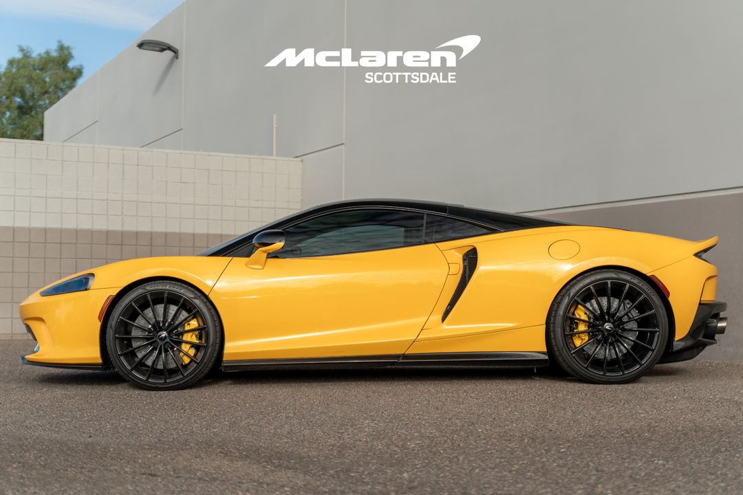 2023 MCLAREN GT