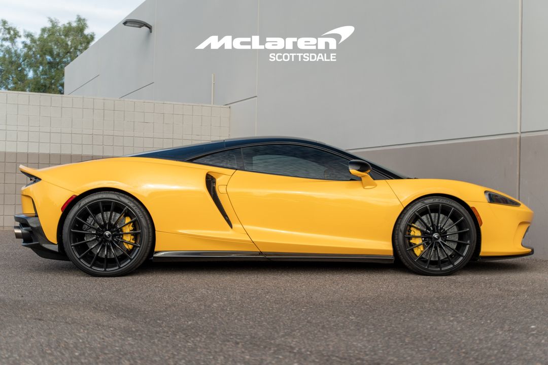 2023 MCLAREN GT