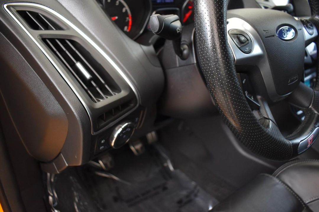 2013 Ford FOCUS ST TURBO TANGERINE SCREAM
