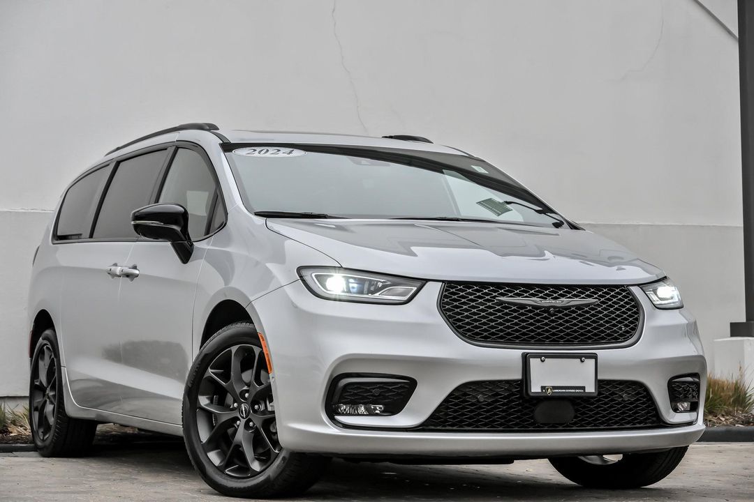 2024 Chrysler Pacifica