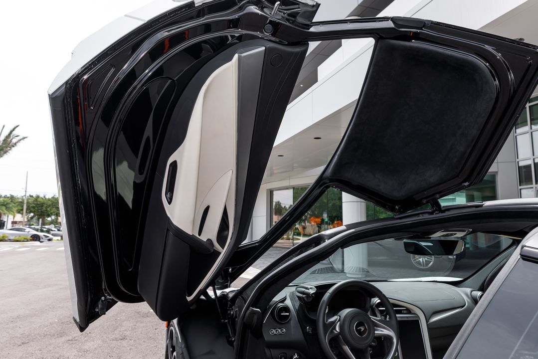 2024 McLaren 750S