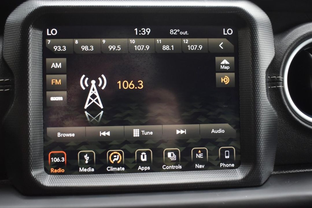 2018 Jeep Wrangler Unlimited Sahara 4x4 w/2.0L I4 DOHC DI TURBO ETORQUE,