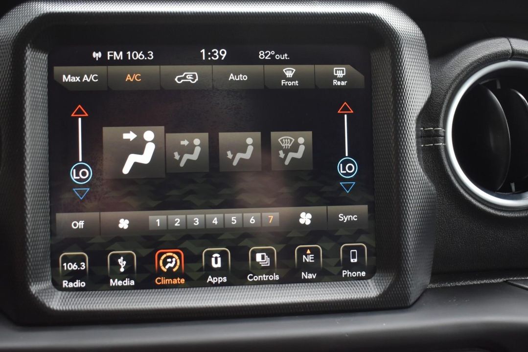 2018 Jeep Wrangler Unlimited Sahara 4x4 w/2.0L I4 DOHC DI TURBO ETORQUE,
