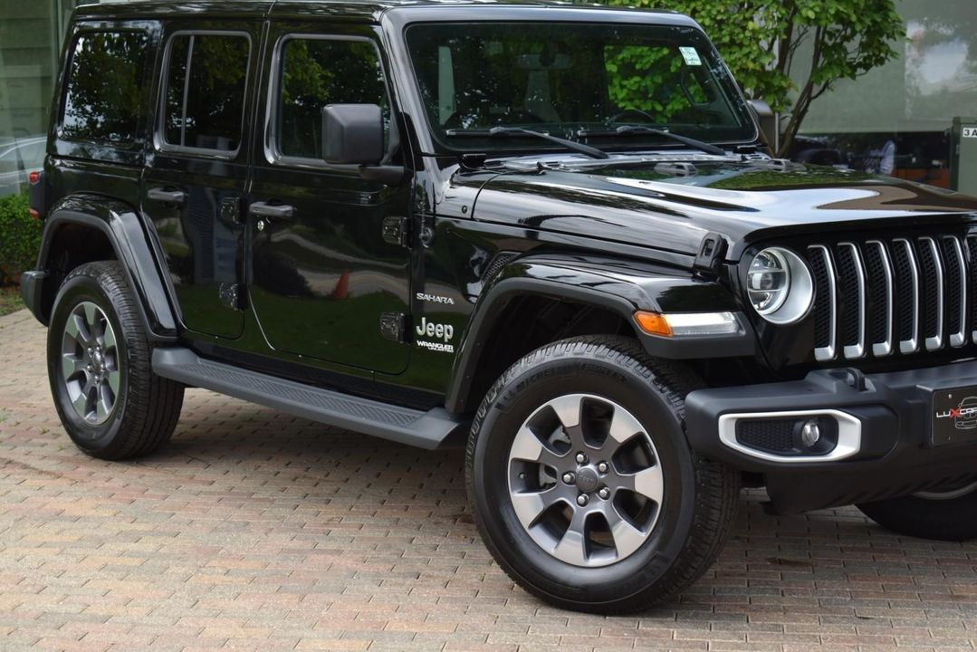 2018 Jeep Wrangler Unlimited Sahara 4x4 w/2.0L I4 DOHC DI TURBO ETORQUE,