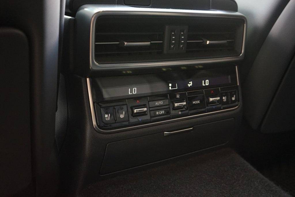 2025 Lexus LX 700H