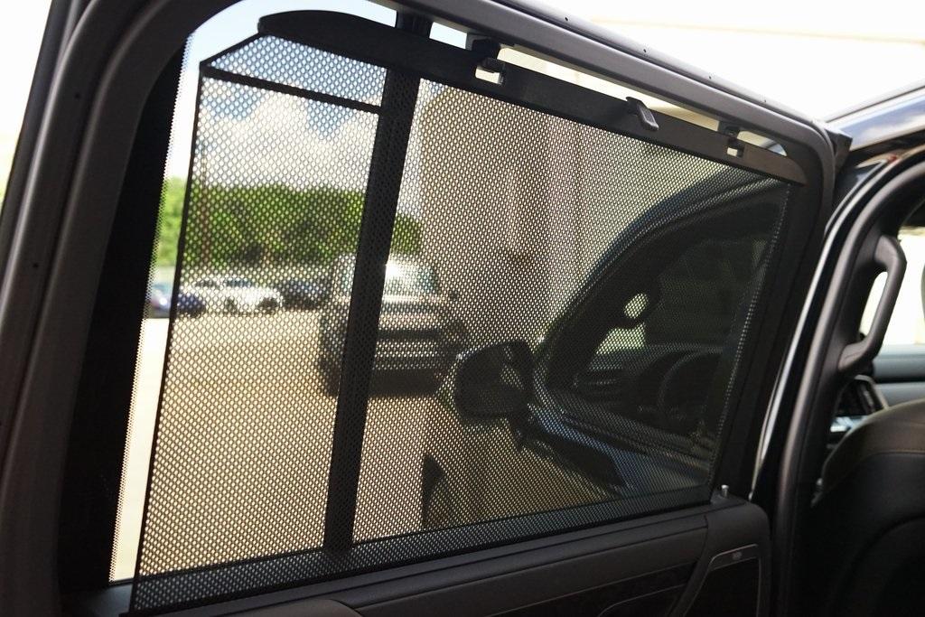2025 Lexus LX 700H