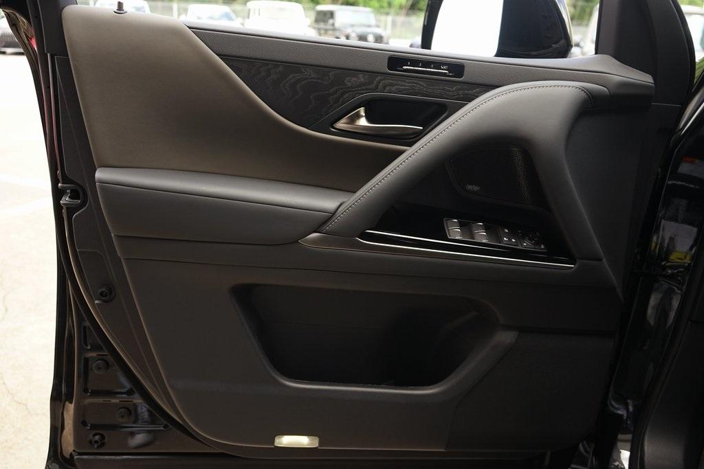 2025 Lexus LX 700H