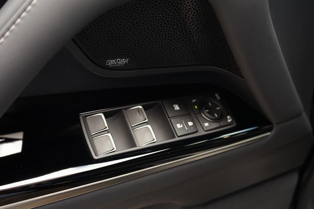 2025 Lexus LX 700H