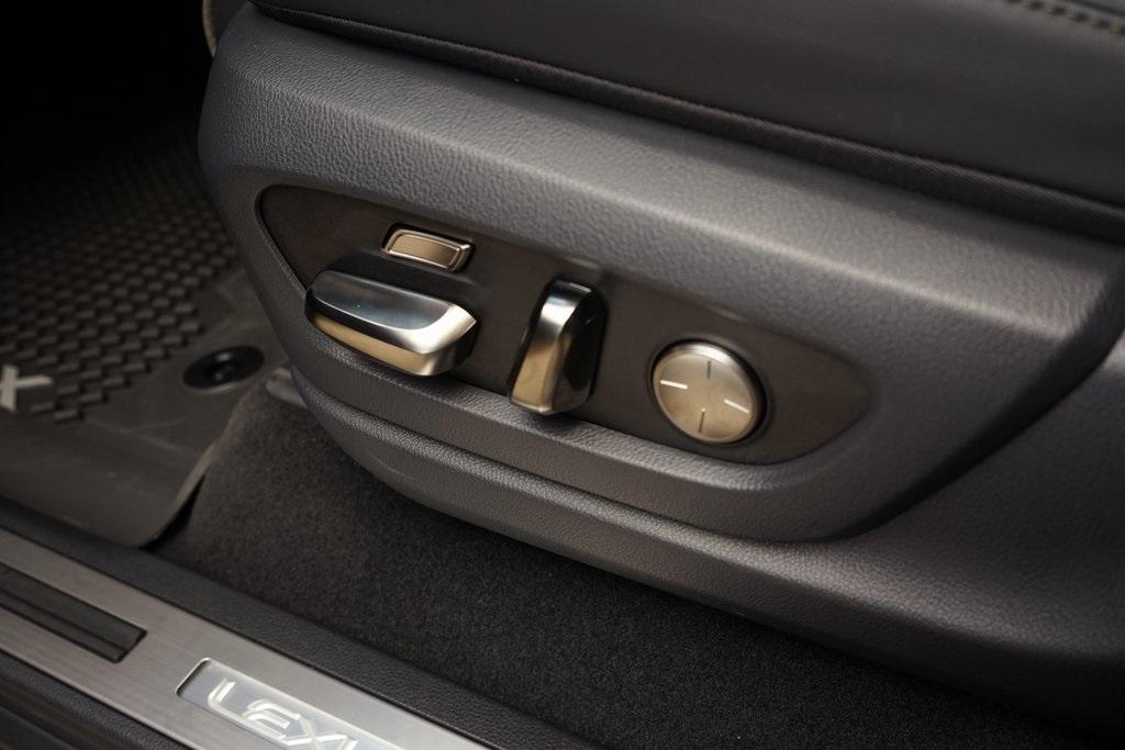 2025 Lexus LX 700H